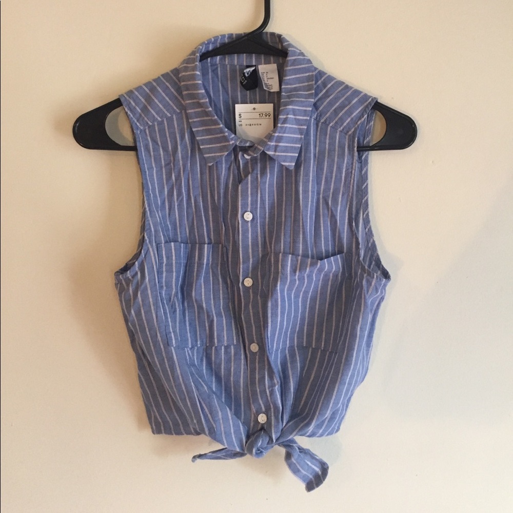 Button-up sleeveless tie shirt