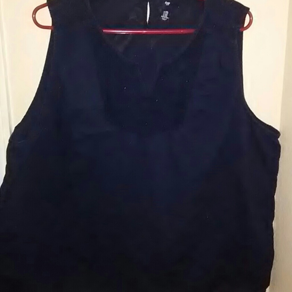 Gap shirt