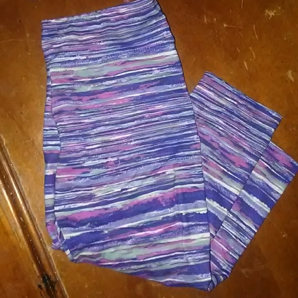 Girls colorful athletic 3/4 cut pants