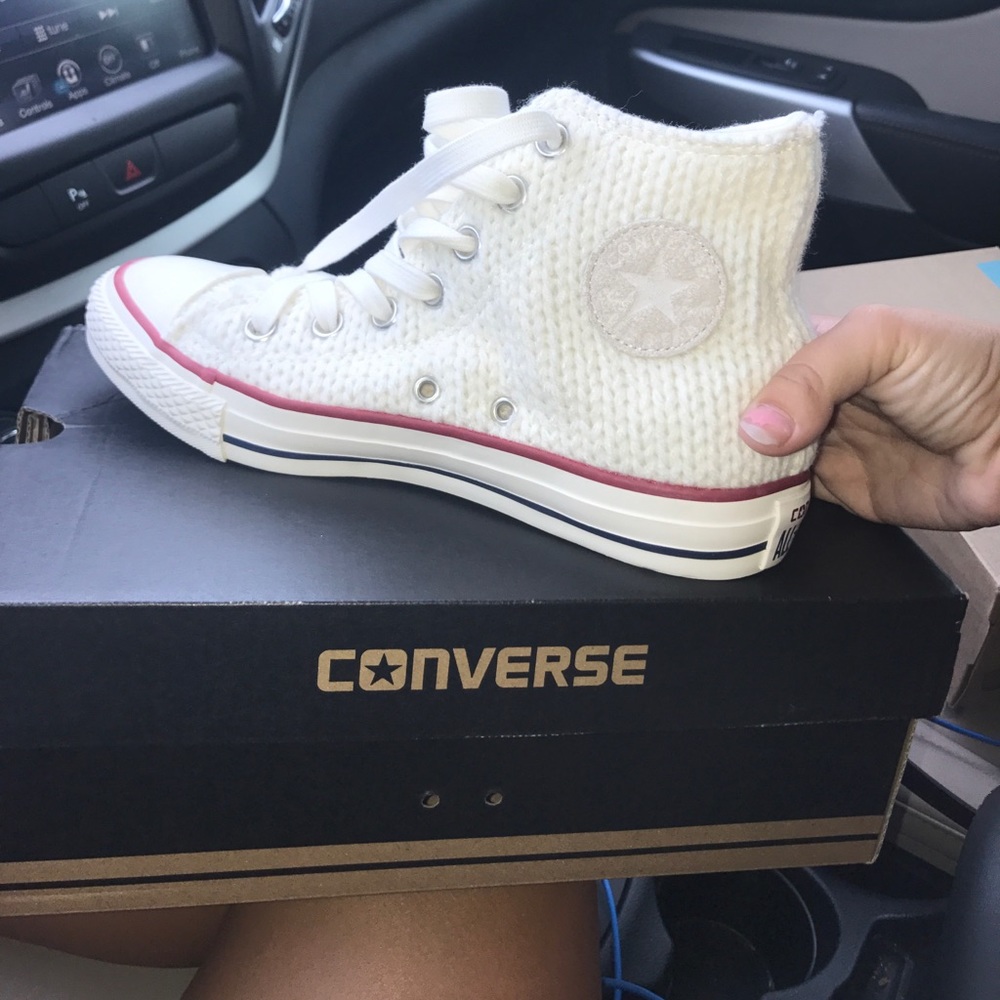 White Sweater Converse Size 6