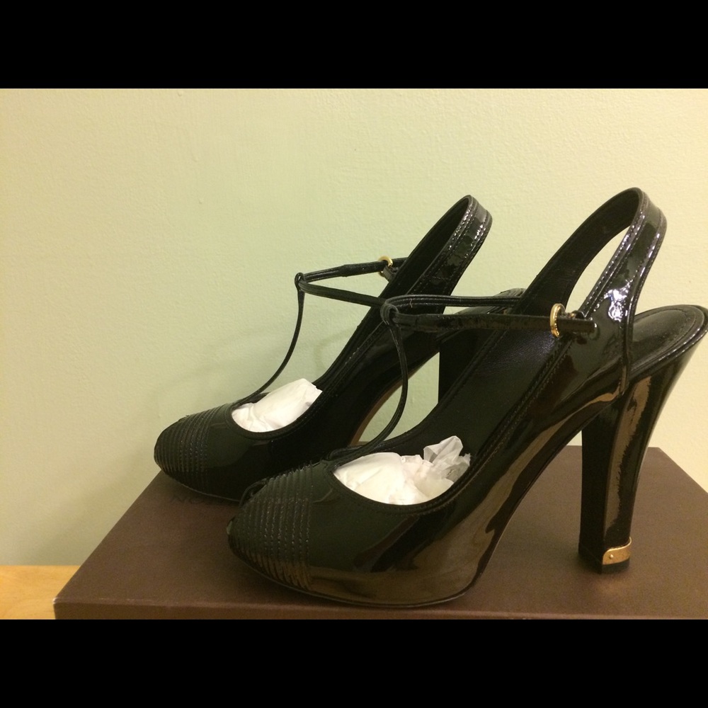 Louis Vuitton Courcelles Strap Sandals