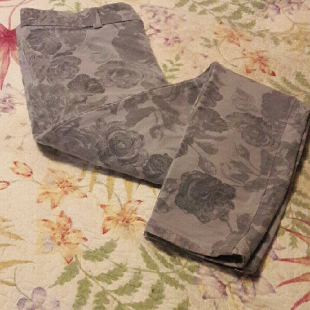 Grey floral jeggings