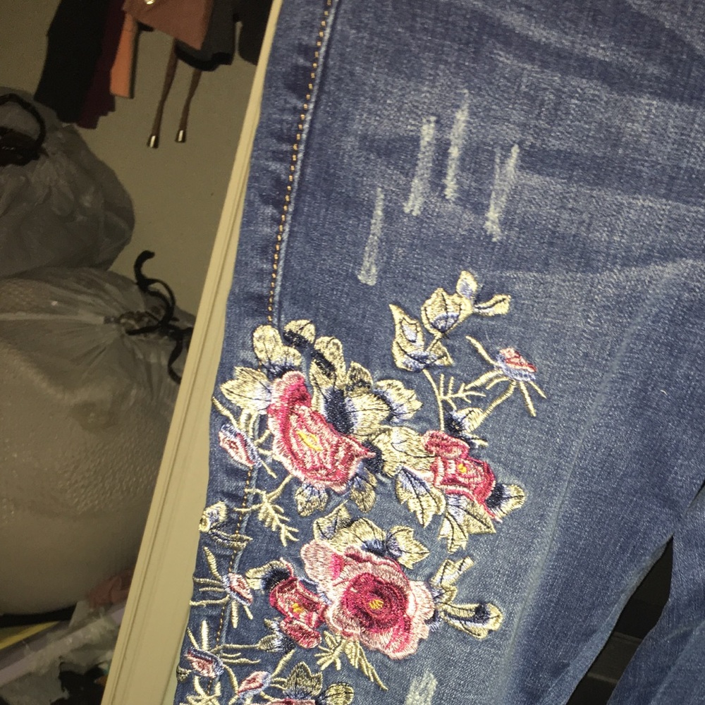Flower Pattern Jeans - Picture 2 of 3