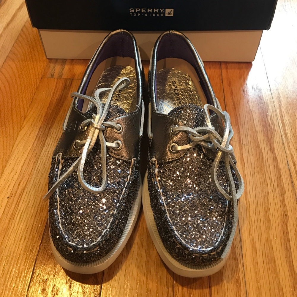 Sperry (silver glitter)