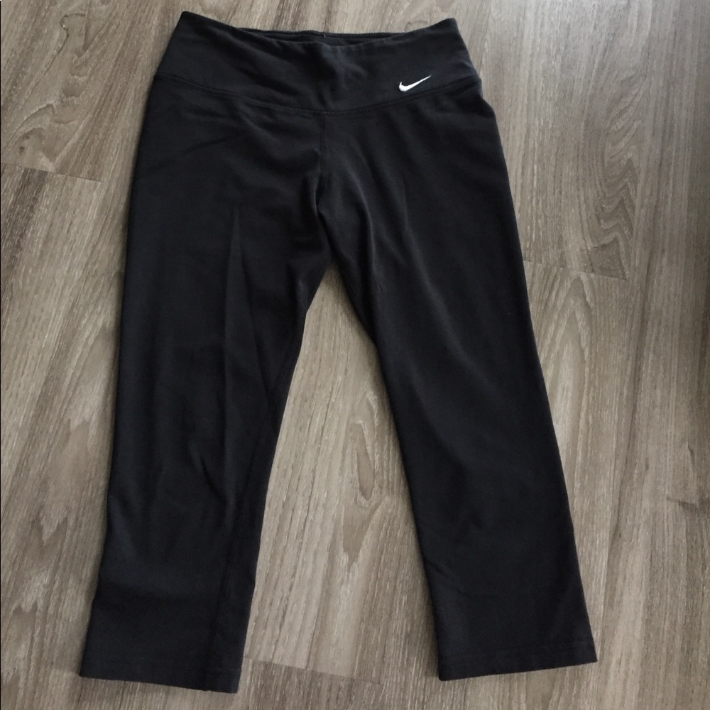 Nike cropped athletic pants
