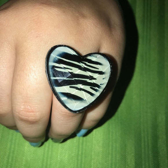 Ring - Picture 2 of 3