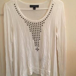 Rock N Republic Sharkbite Hem Top