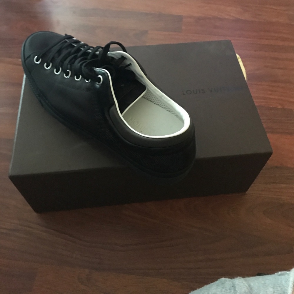 Men's LV sneakers