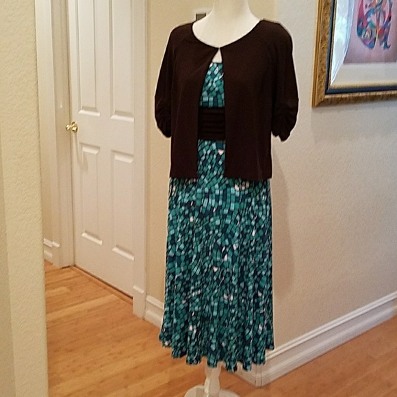 Women's 2-PIECE Sleeveless Dress and 3/4 Jacket - Picture 4 of 8