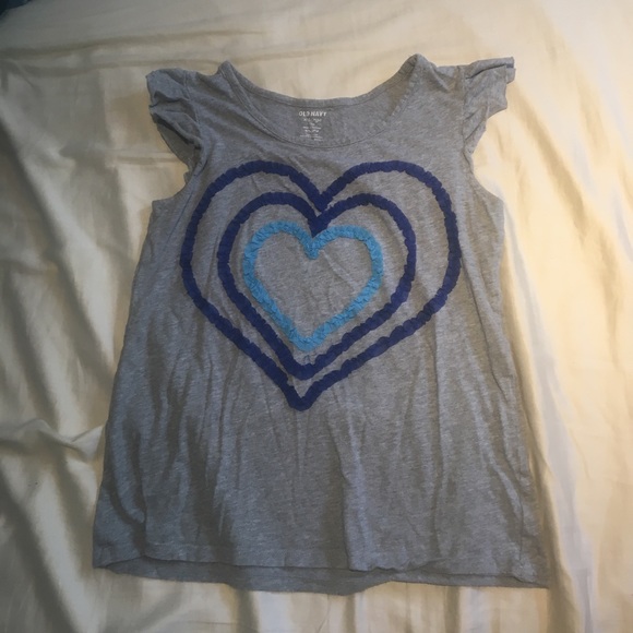 Gray heart shirt - Picture 1 of 3