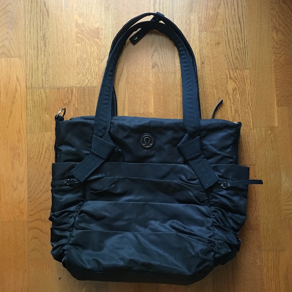 Lululemon Triumphant Tote