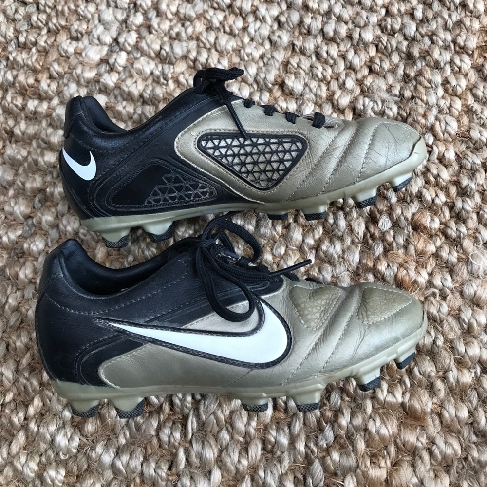 Nike CTR 360 turf soccer cleats - Picture 3 of 3
