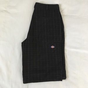 MENS. Plaid Dickies shorts. Black.