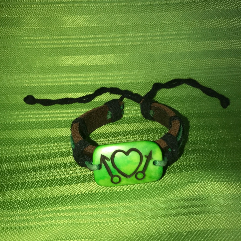 Bracelet with heart and arrows