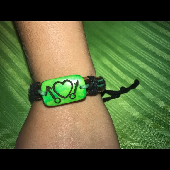 Bracelet with heart and arrows - Picture 2 of 3