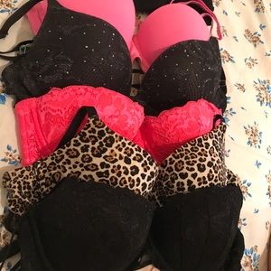 5 Victoria Secret Bras