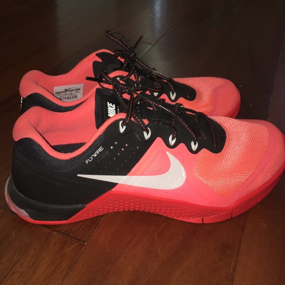 BRAND NEW NIKES - Picture 4 of 8
