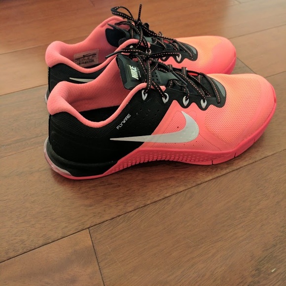 BRAND NEW NIKES - Picture 8 of 8