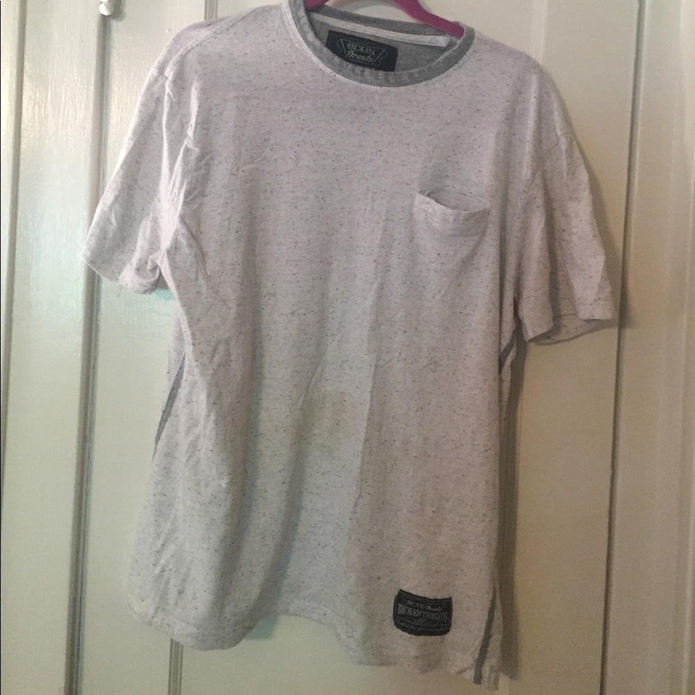 Broken threads Tee