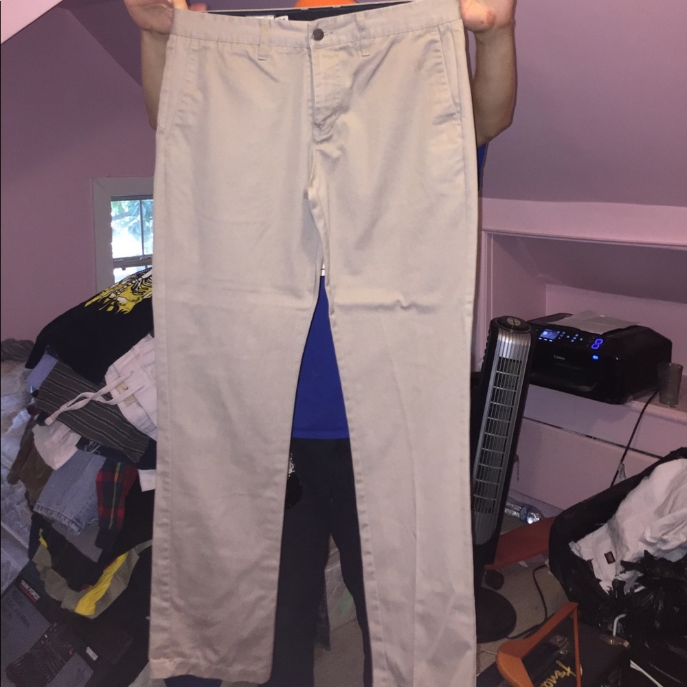 VOLCOM KHAKI CHINOS