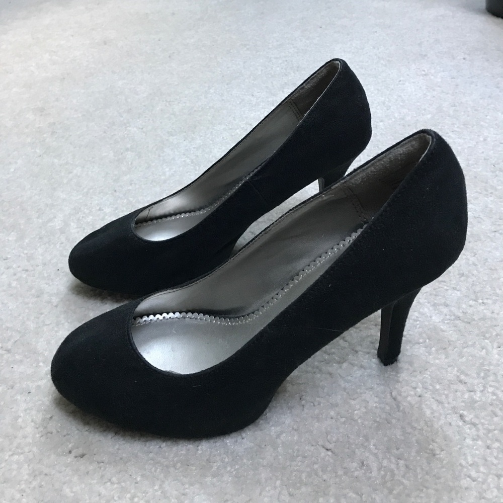 Black suede heels