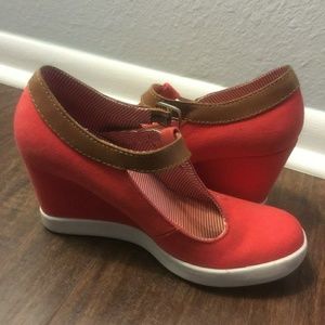 Cute sneaker (like) wedges!!