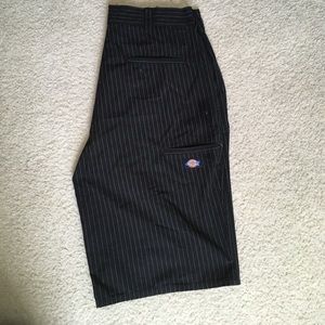 MENS. Black Dickies shorts