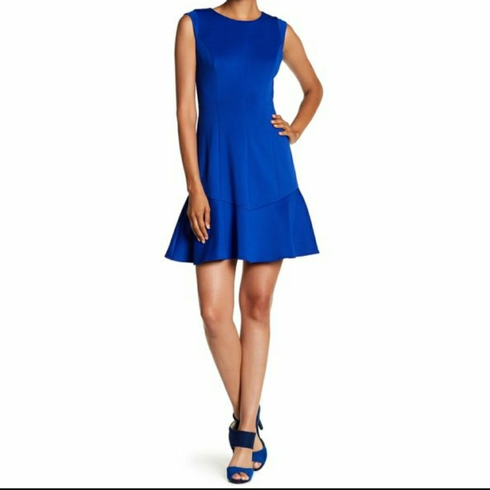 🎄PRICE DROP⬇ Vince Camuto scuba shift dress