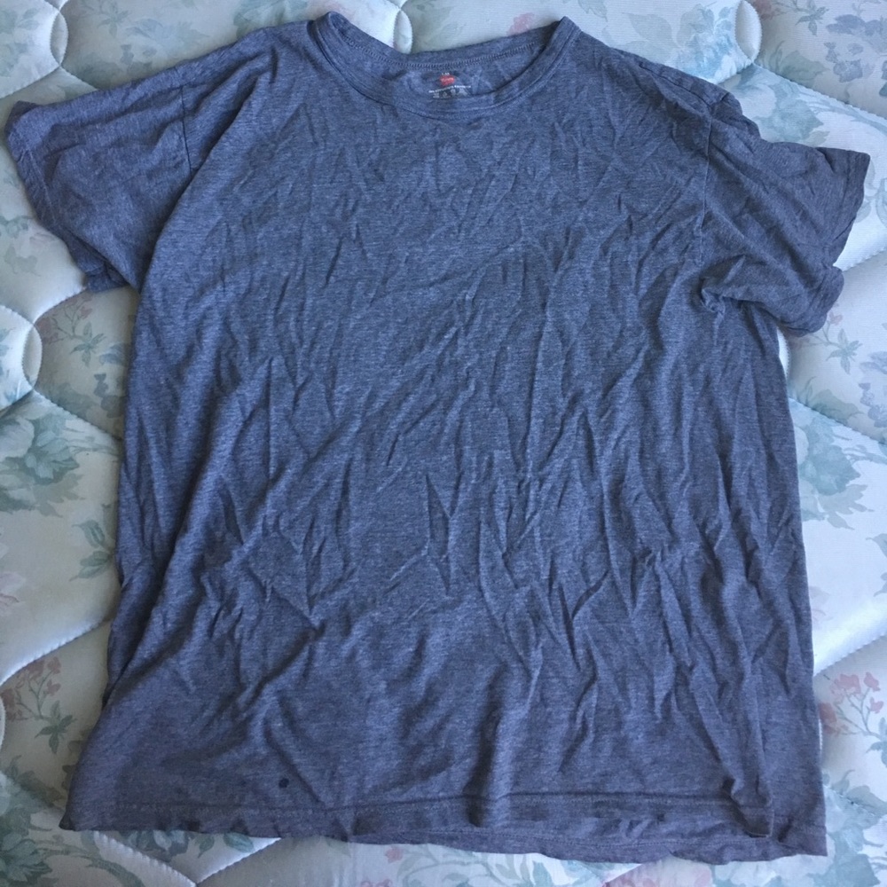 Plain grey Hanes t-shirt.