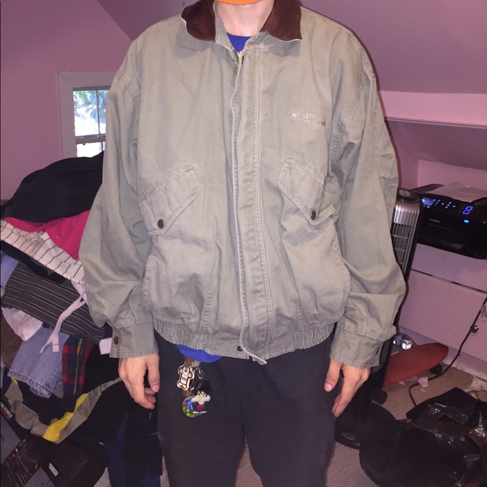 Big nice jacket!! Vintage with leather collar