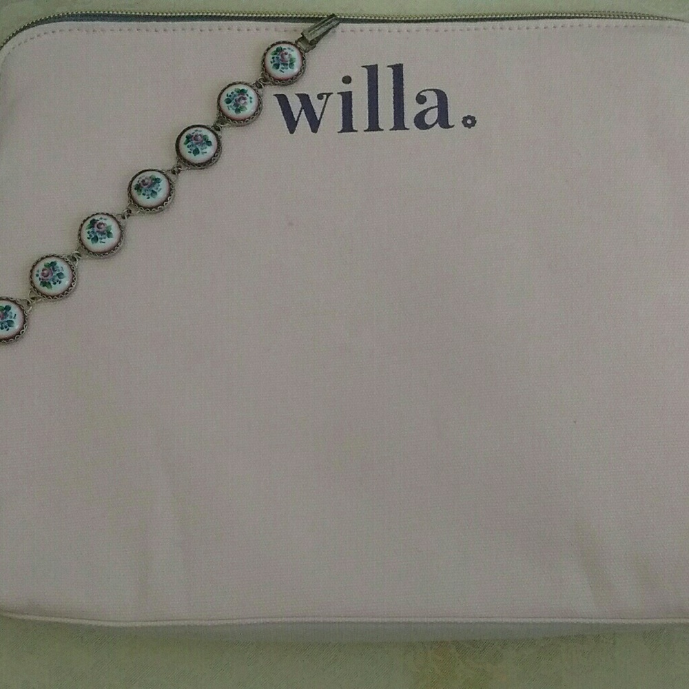 Willa. Makeup Bag