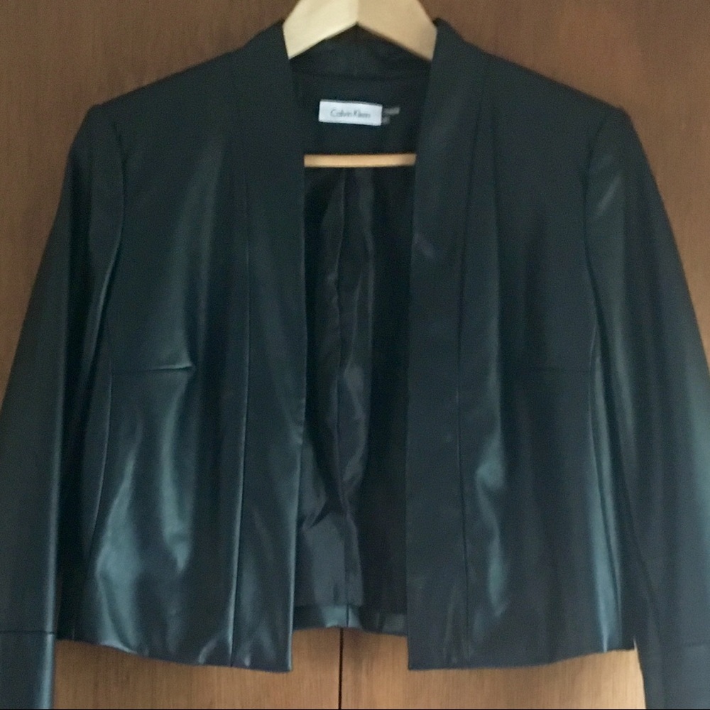 CALVIN KLEIN Faux Leather Cropped Jacket in Black