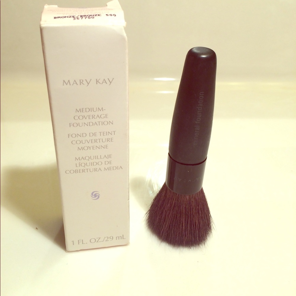 Mary Kay Bronze 500 foundation and brush