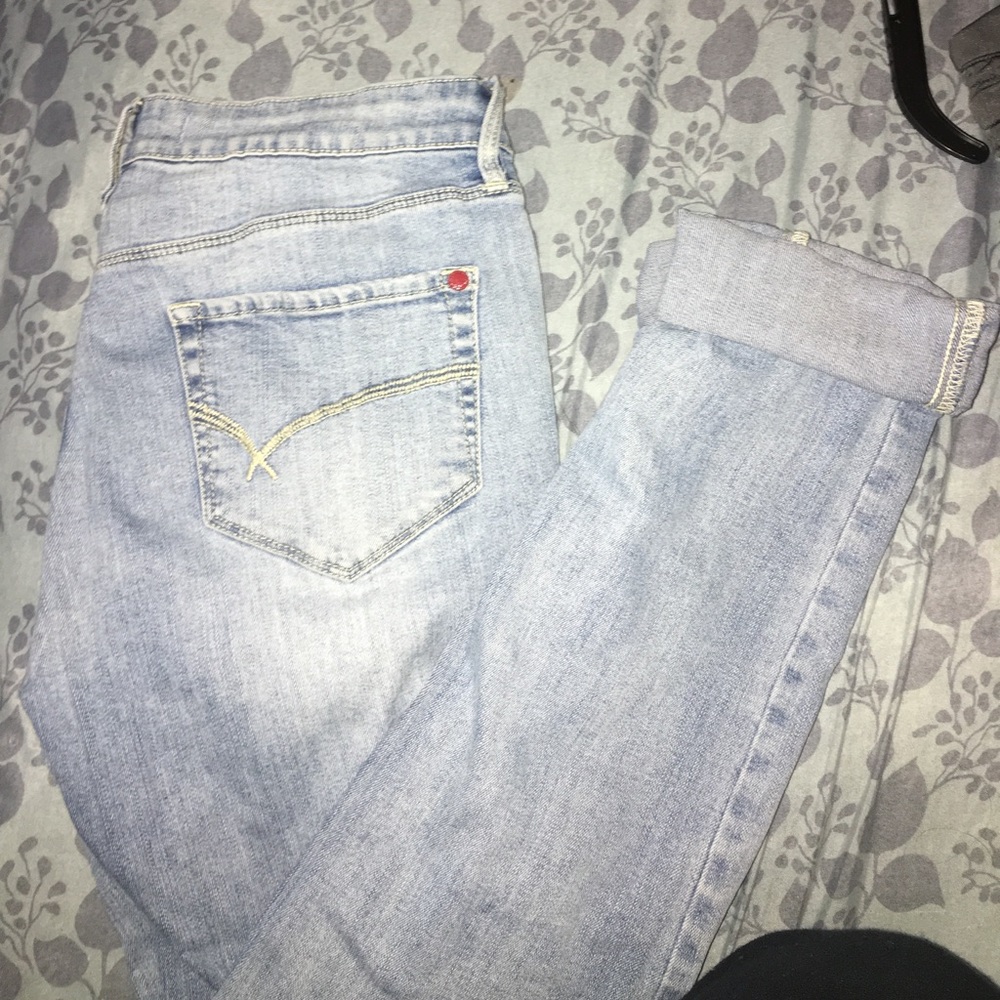 Bull head ripped jeans