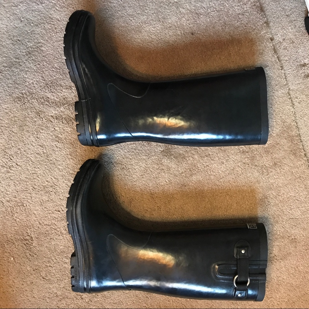 Never-worn, black, size 9, Helly Hansen rain boots