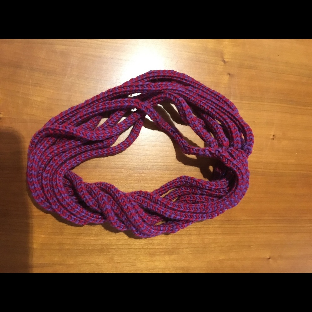 Knitted necklace