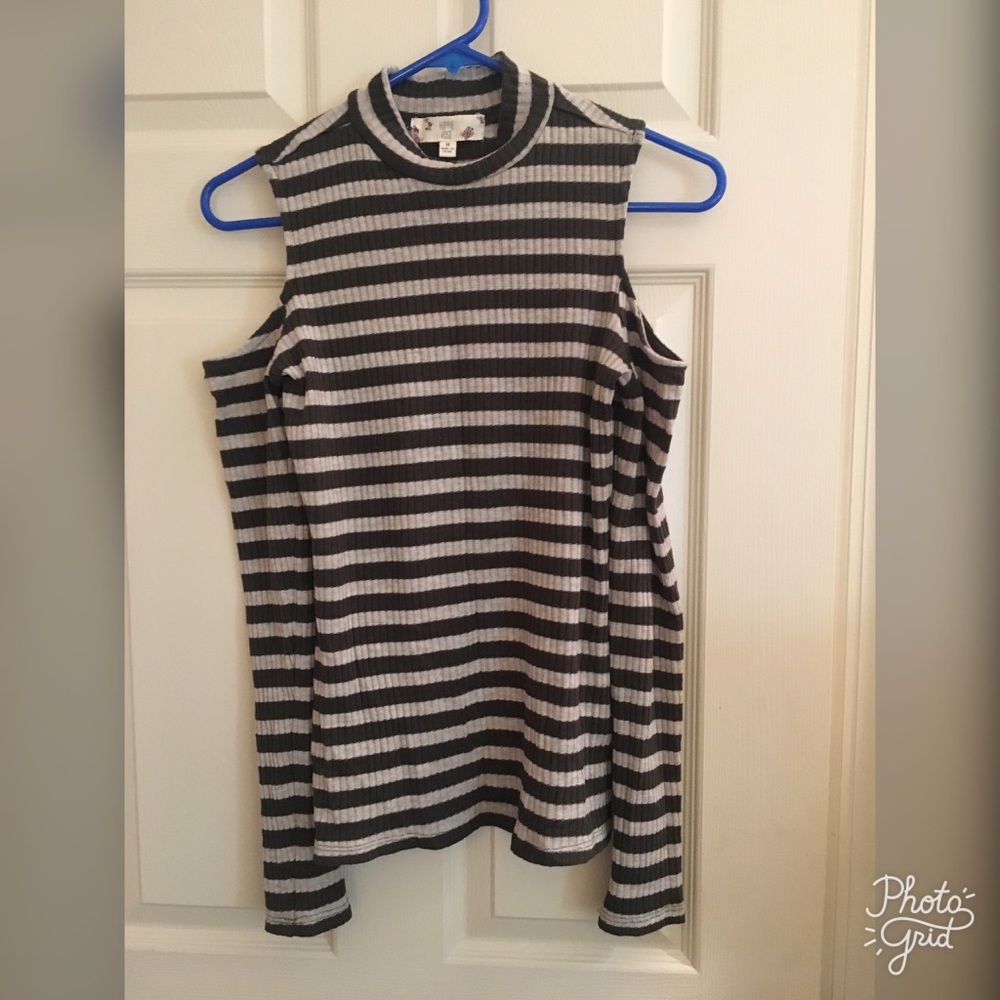 Hippie Rose Cold Shoulder Top