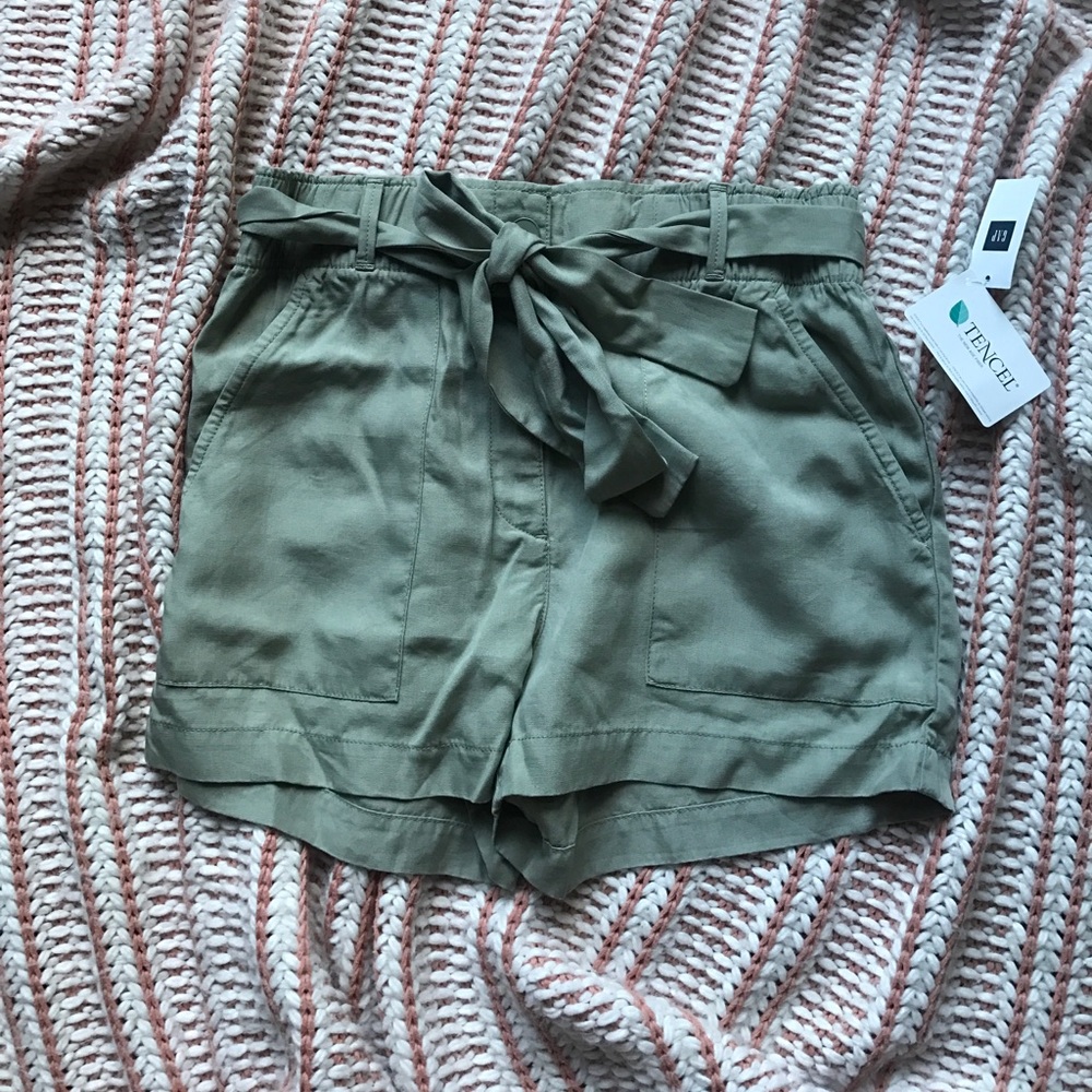 Gap shorts