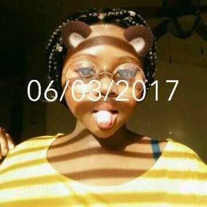 Meet your Posher, Halaia