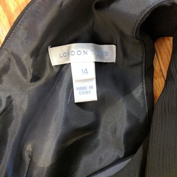 Black dress with little bubble hem - Picture 2 of 2