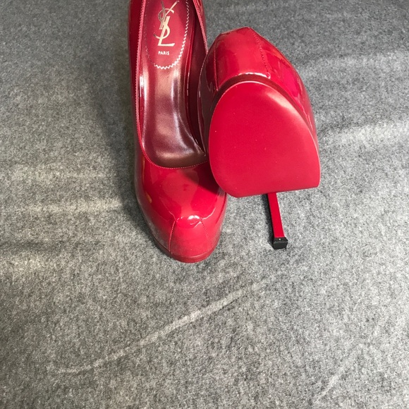 Yves Saint Laurent Tribtoo Pump - Picture 2 of 3