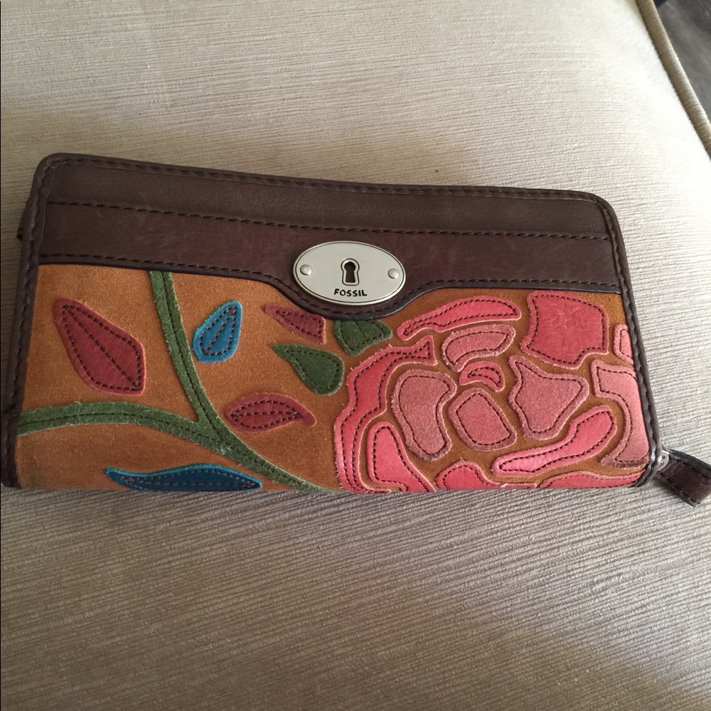 Fossil clutch wallet
