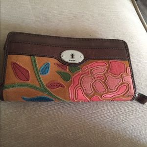 Fossil clutch wallet