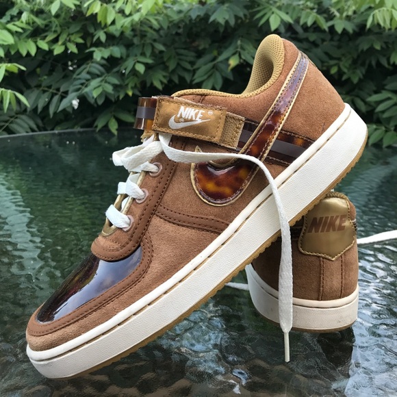 Unique Nike sneakers - Picture 4 of 6