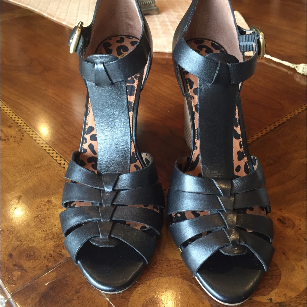 Jessica Simpson black leather wedge sandals