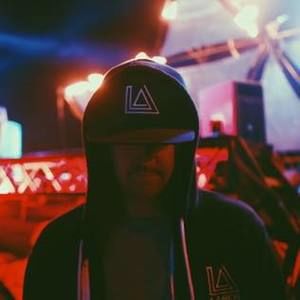 Meet your Posher, Mitchell