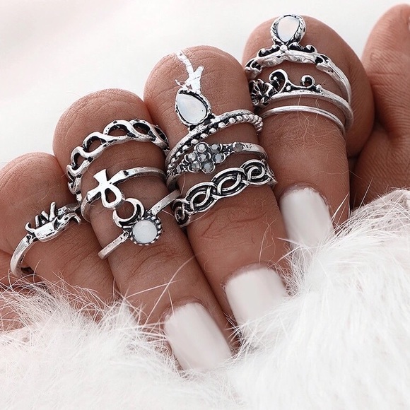 Boutique Jewelry - ✨10 Piece Boho Chic Metal Ring Set✨