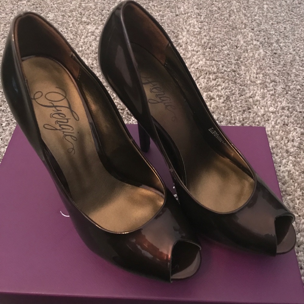 Fergie pumps