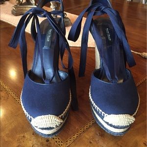 White House Black Market WHBM Navy Wedge sandals