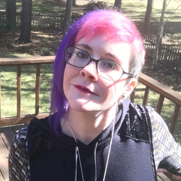 Meet your Posher, Melanie - Picture 2 of 8